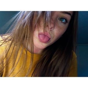 Meet your Posher, Chloe